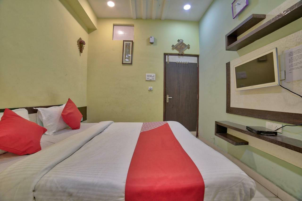 Oyo 35538 Hotel Risha Chandrapur Dış mekan fotoğraf
