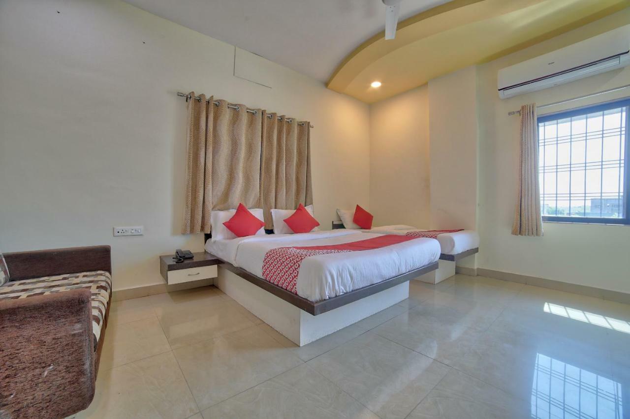 Oyo 35538 Hotel Risha Chandrapur Dış mekan fotoğraf